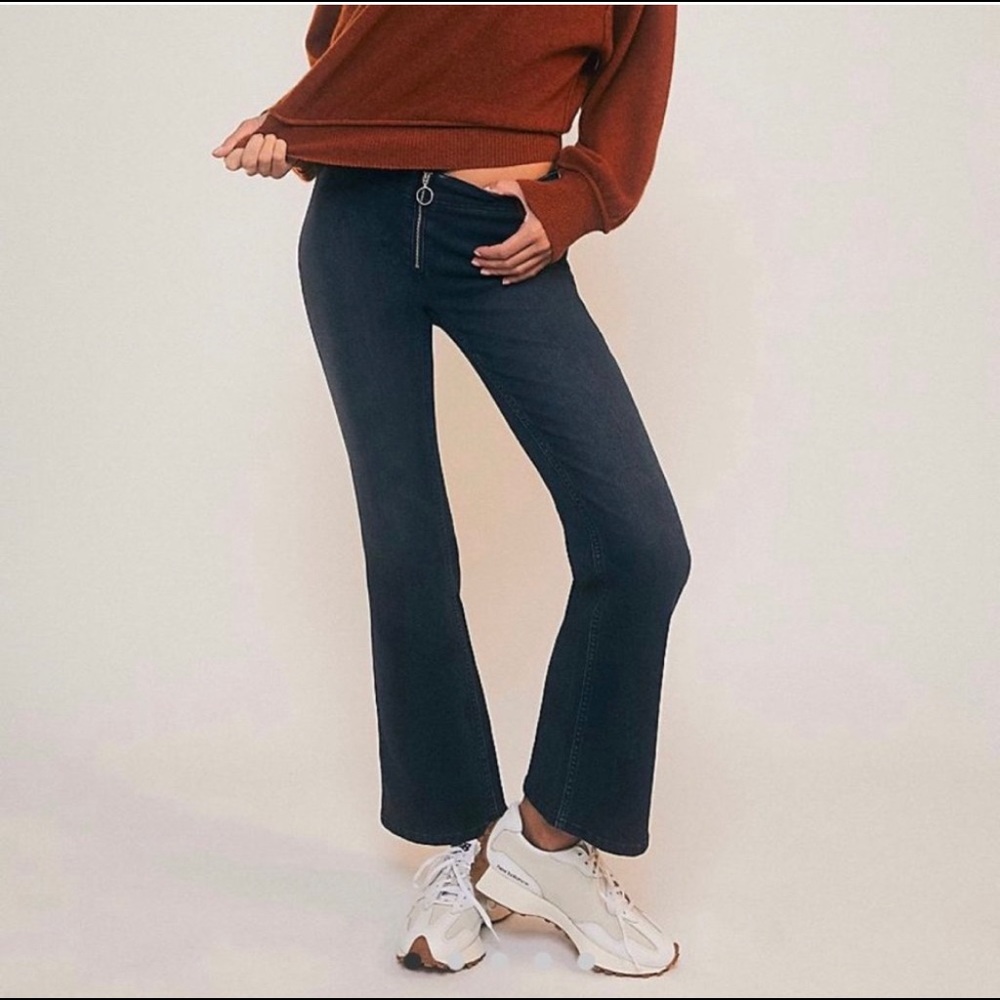 Never worn Free People Jett Low-Rise Flare Jeans in Rich Blue
